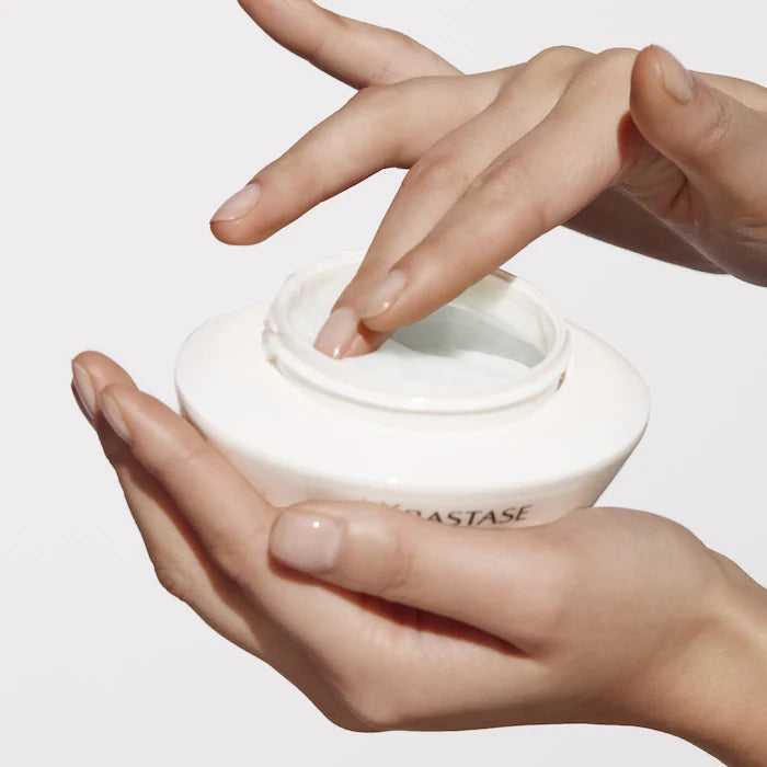 
                  
                    Nutritive Ultra-Hydrating Mask for Very Dry Hair
                  
                